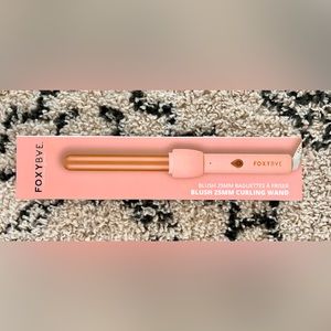 FoxyBae Curling Wand - New